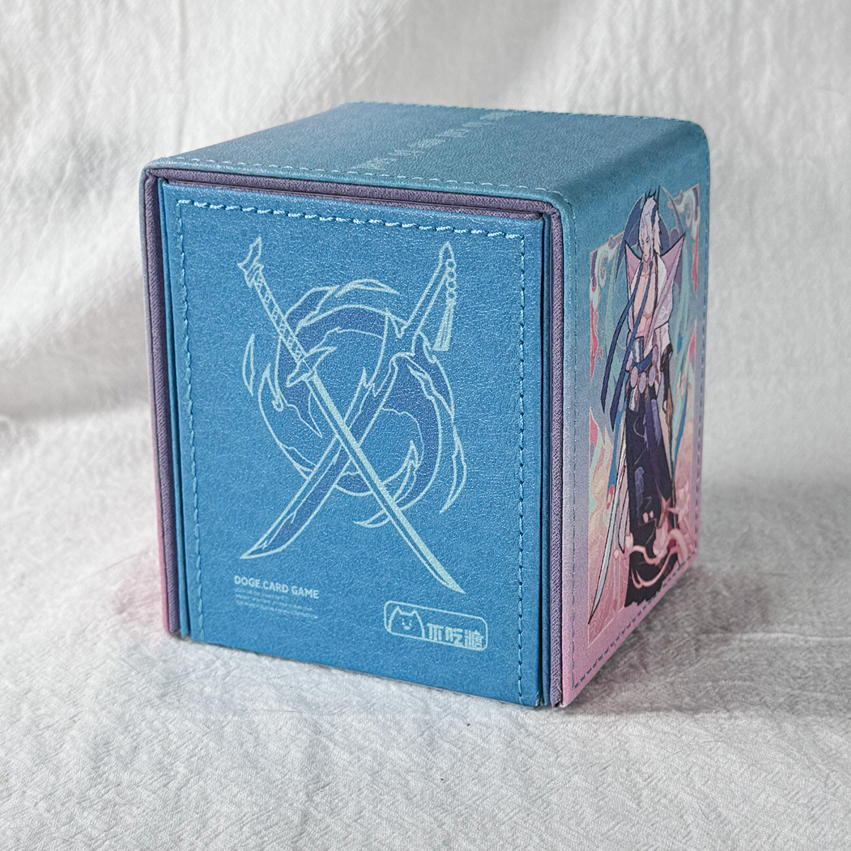 Laogou image: 永恩/符文战场仿皮盒封魔剑魂牌盒永恩卡盒TCG英雄联盟卡组收纳3.png